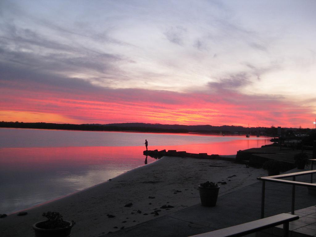Villa Riviera On River Front Ballina Exterior foto
